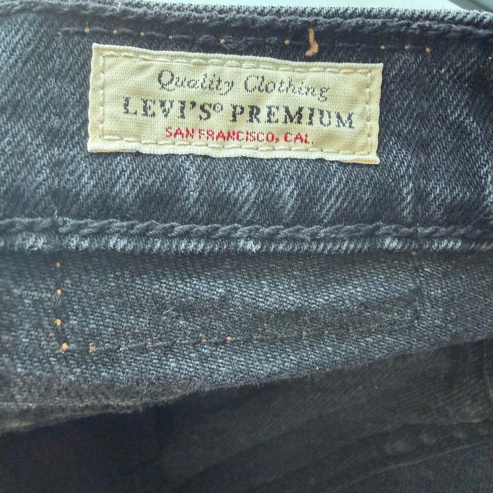 Levi's Premium Wedgie Bootcut Jeans in Black Size 26x30 - Picture 7 of 7